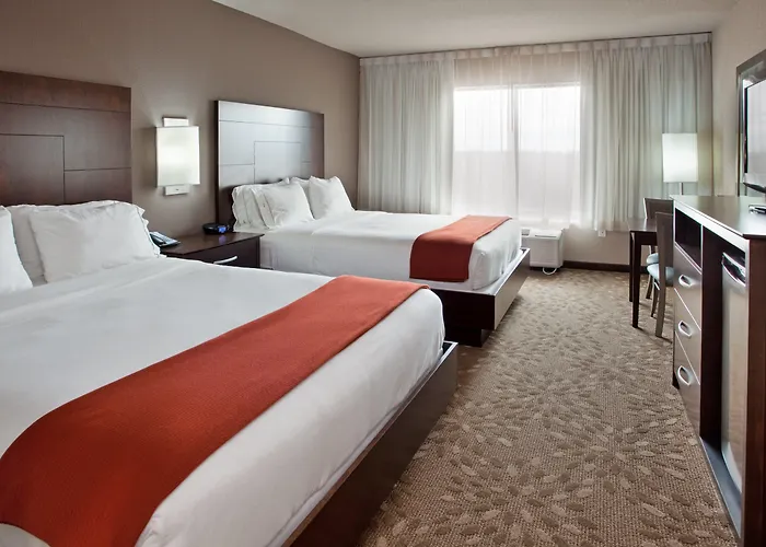 Holiday Inn Express Hotel And Suites Saint Robert By Ihg