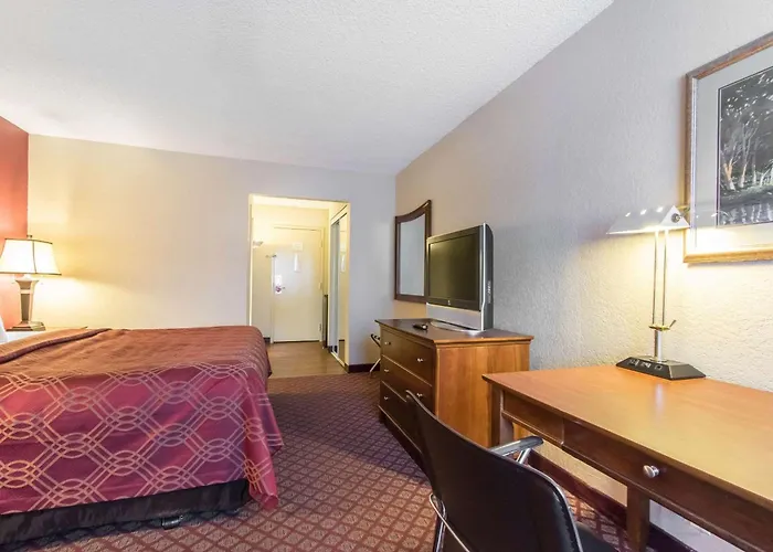 Greenstay Hotel Joplin Missouri