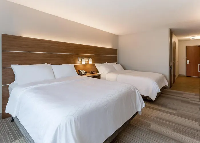 Holiday Inn Express Hotel & Suites Burlington By Ihg