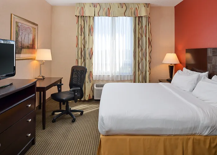 Holiday Inn Express Hotel & Suites Harrison