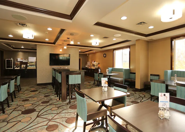 Holiday Inn Express Hotel & Suites Vernon By Ihg
