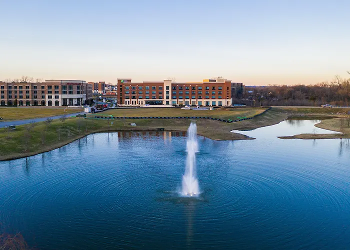 Holiday Inn Express & Suites Franklin - Berry Farms By Ihg