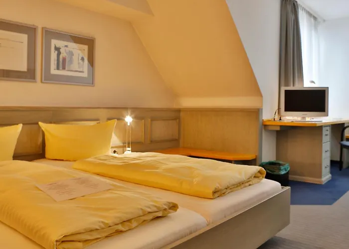 Avenue Hotel