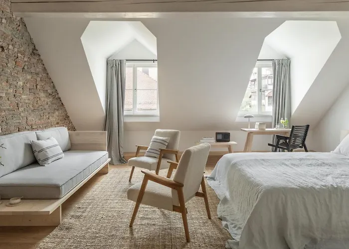 April1550 Boutique Hotel
