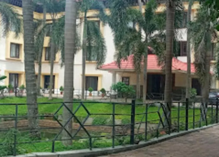 Kottaram Hotels Ottaplam