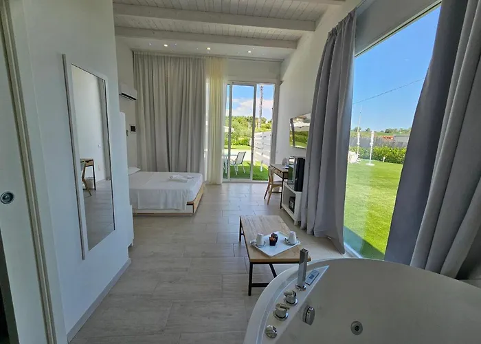 Pool Suite - Città Bianca
