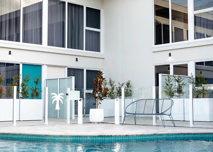Peninsula Hotel Motel
