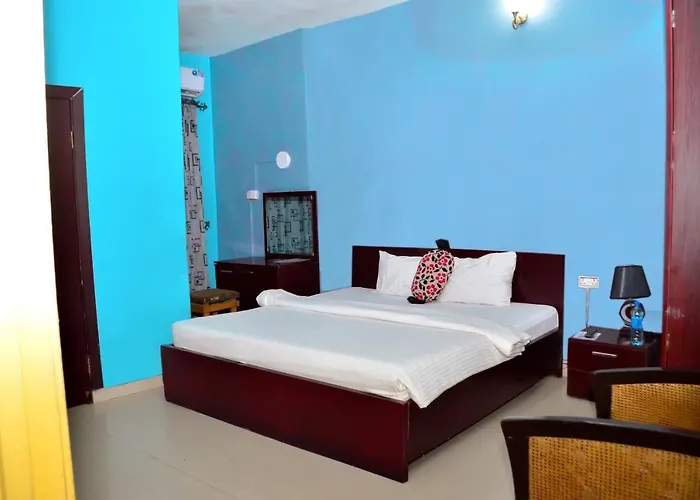 Proxima Inn