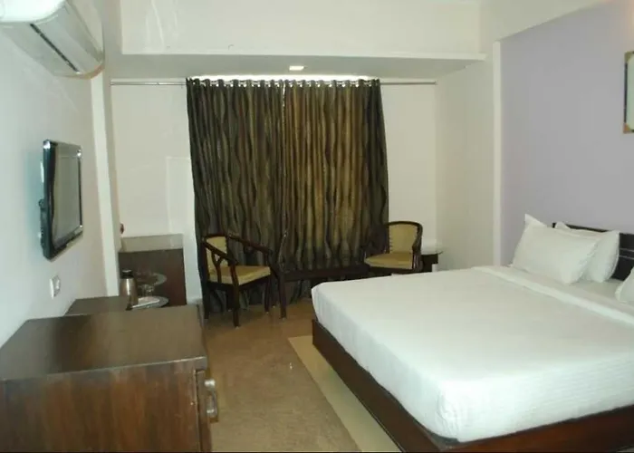 Collection O 7Th Sky Hotel