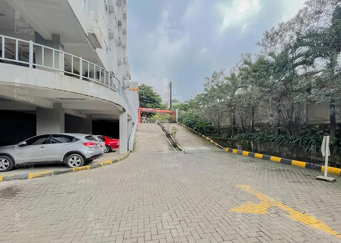 Redliving Apartemen Easton Park Jatinangor - Rajes Room