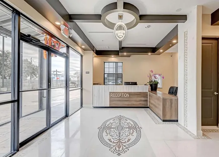 Comfeeni Inn And Suites