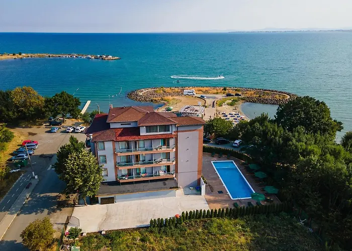 Lecardo Hotel