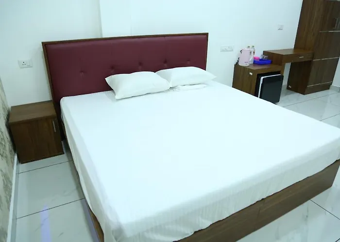 Kurianplackal Residency