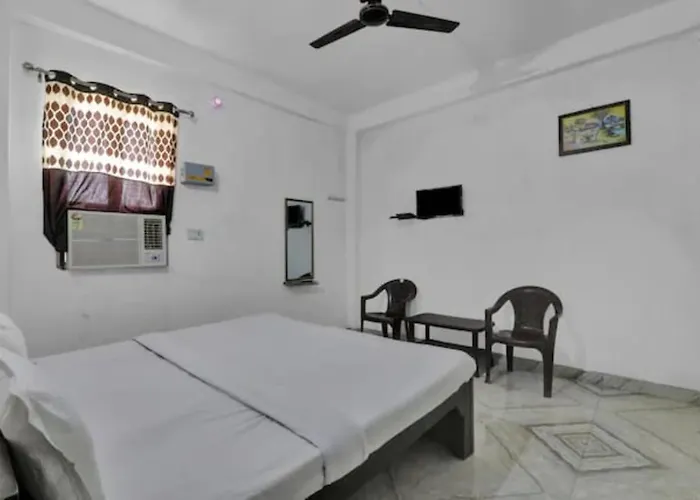 Goroomgo Shiv Ganga Guest House Varanasi - Excellent Customer Choice -Best Seller