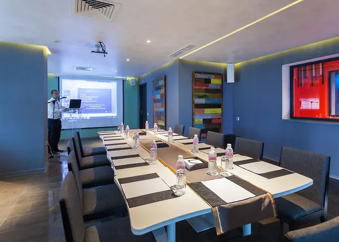 Business Hotel