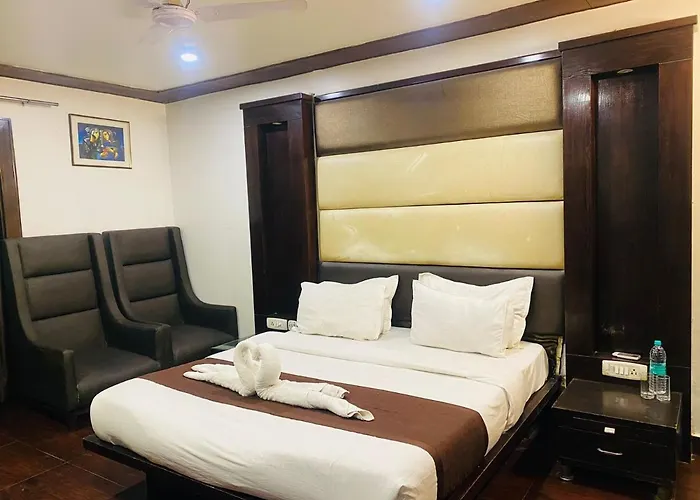 Qotel Express Sandberry Prashant Vihar