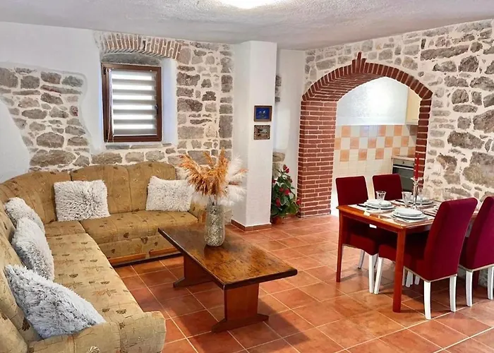 Holiday Houses Luan