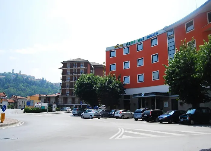 Hotel Alpi Del Mare