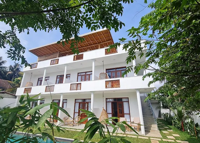 Ohana Surf Guest House