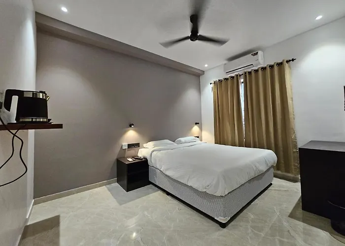 7 The Business Hotel