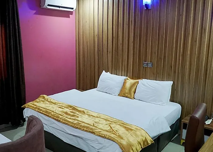 La Topik Hotel & Suites