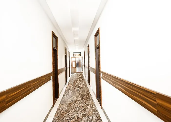 Hotel Woodcrest Zirakpur - Best Family Hotel By - A Unit Of Sidham Group