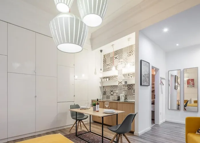 Extra Central Modern Studio