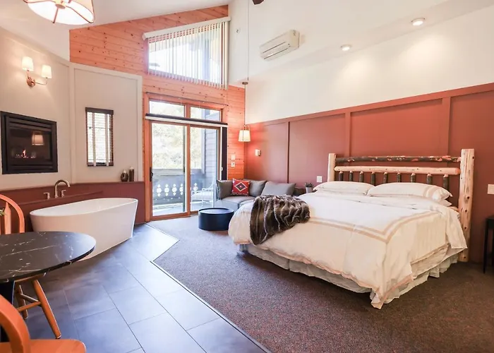 Outland Chalet & Suites Great Smoky Mountains