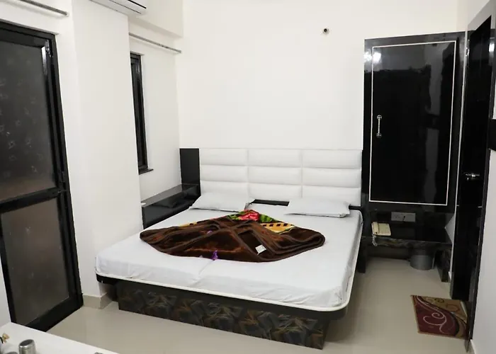 Hotel Sahil 4 Min Distance From Dargah
