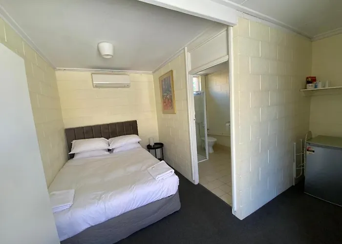 Broken Hill Hotel