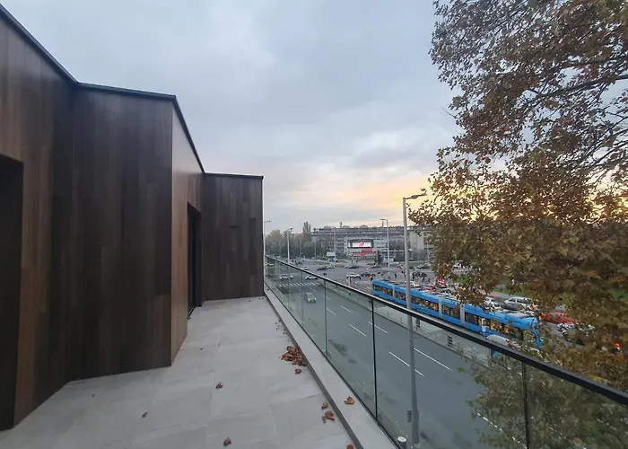 Avenue21