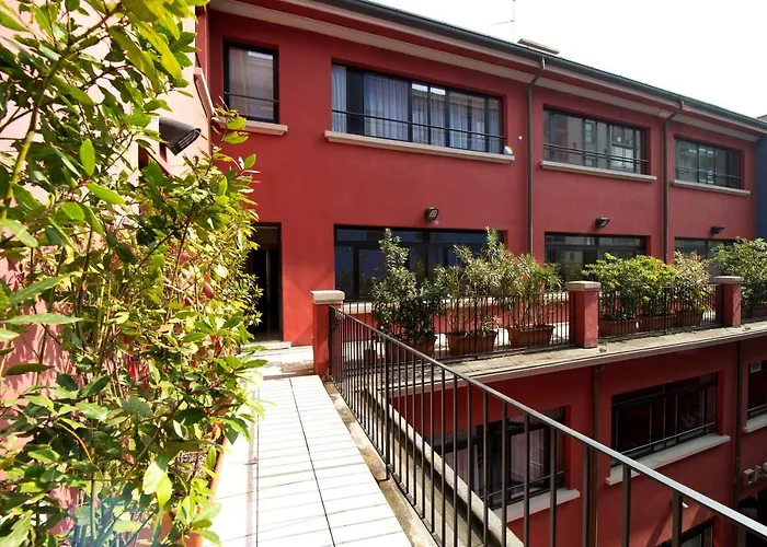 Oasi Village Hotel Milán
