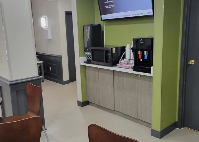 Super 8 By Wyndham Aurora/Naperville Area