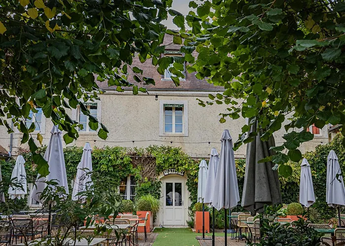 Logis Hostellerie Des Clos Et Restaurant Bistrot Des Grands Crus Et Maison De La Tour Chablis