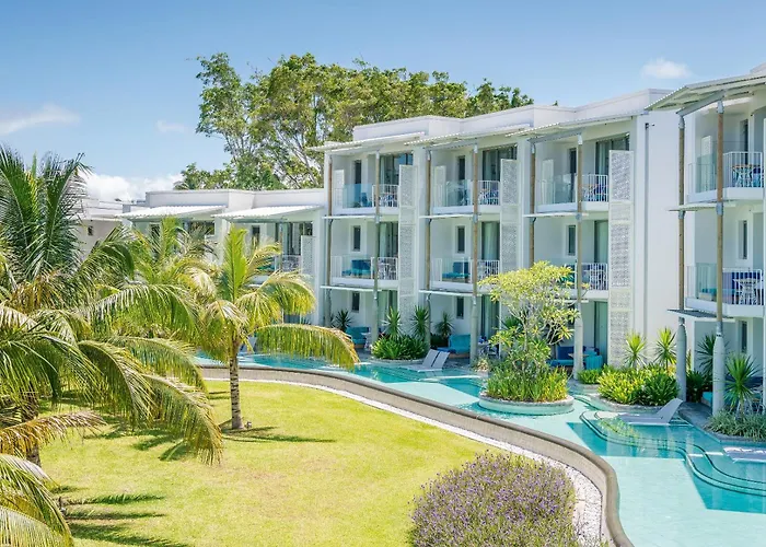 Victoria Beachcomber Resort & Spa