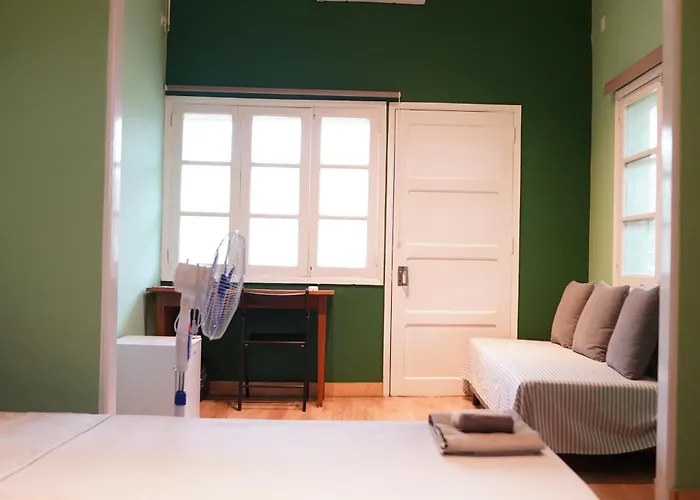 Residencial Avenida Geovanni - Central Sao Tome - Private Bathroom & Solar Backup