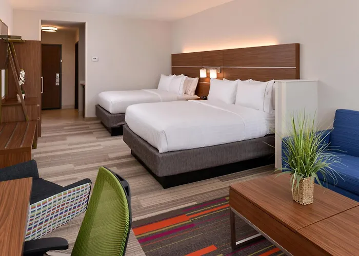 Holiday Inn Express & Suites - St. Petersburg - Madeira Beach By Ihg