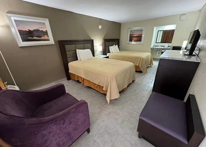 River Palm Hotel