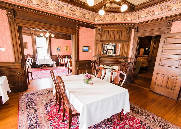 Cedar Crest Inn