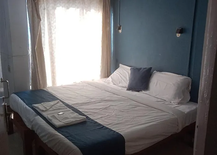Hotel Munnar Central
