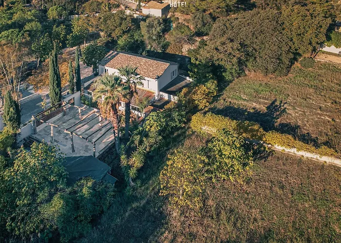 Auberge Des Pins