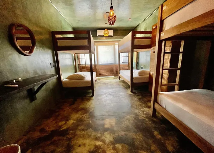 Cocos Hotel
