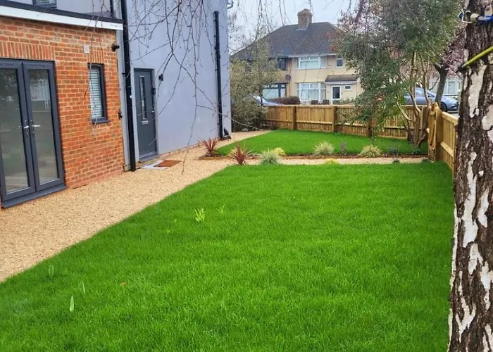 New, Modern 4 Bed, 3 Bath House ,Free Parking