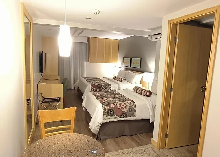 RARIDADE!!! - Flat de Alto Padrão - Preço Imbatível - Cama King Size - Muitos Eletrodomésticos - Limpeza Diária Gratuita