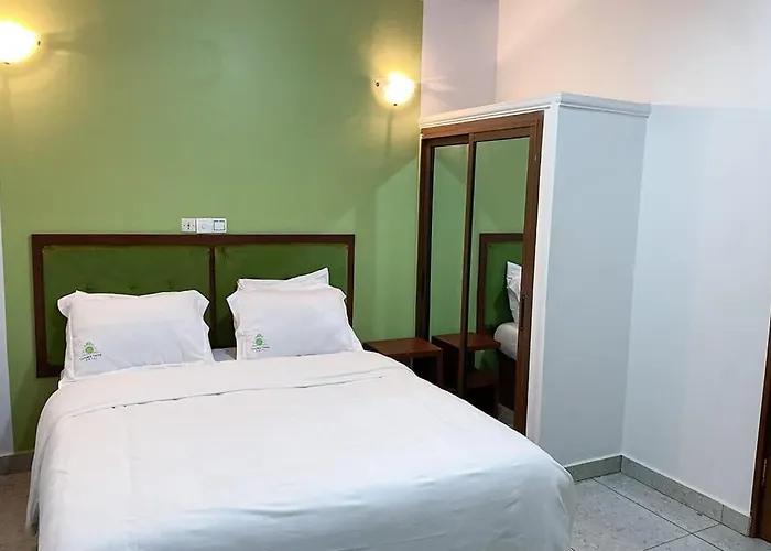 Double Twins Hotel & Suites