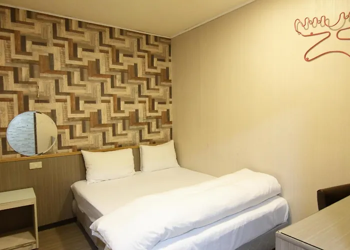 Baoshan Hotel