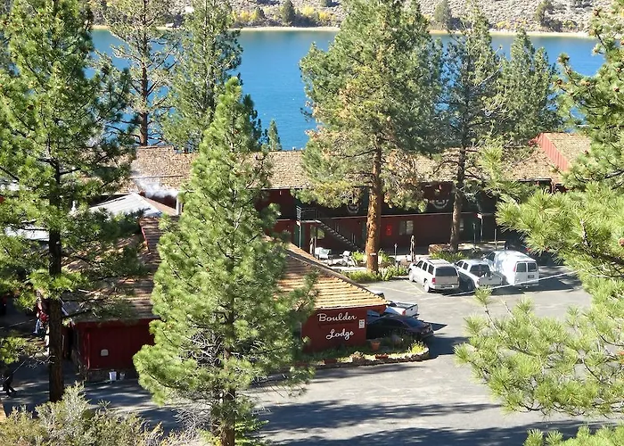 Boulder Lodge