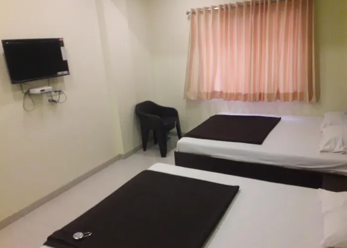 Hotel Sai Meera Palace