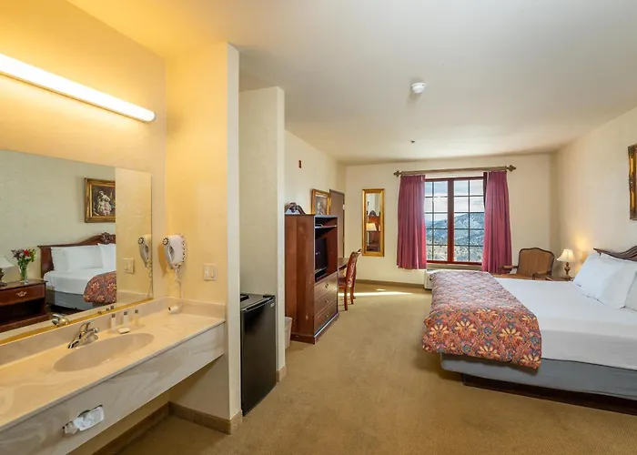 Silverland Inn