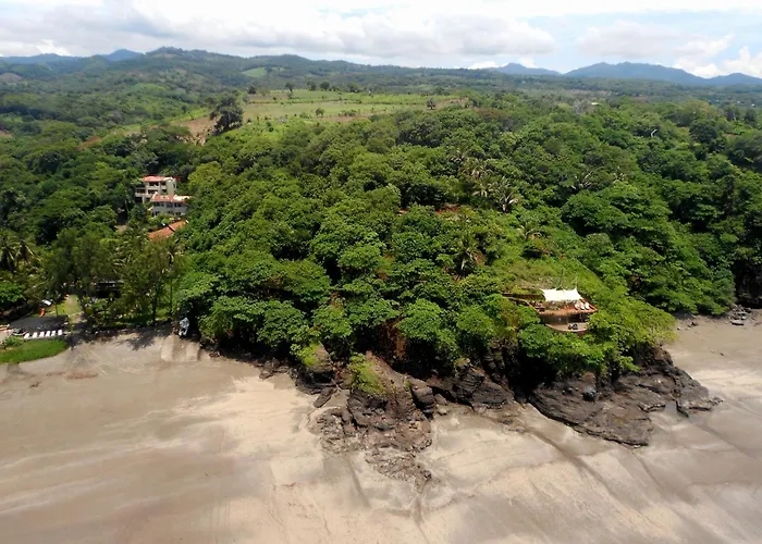 Las Flores Resort